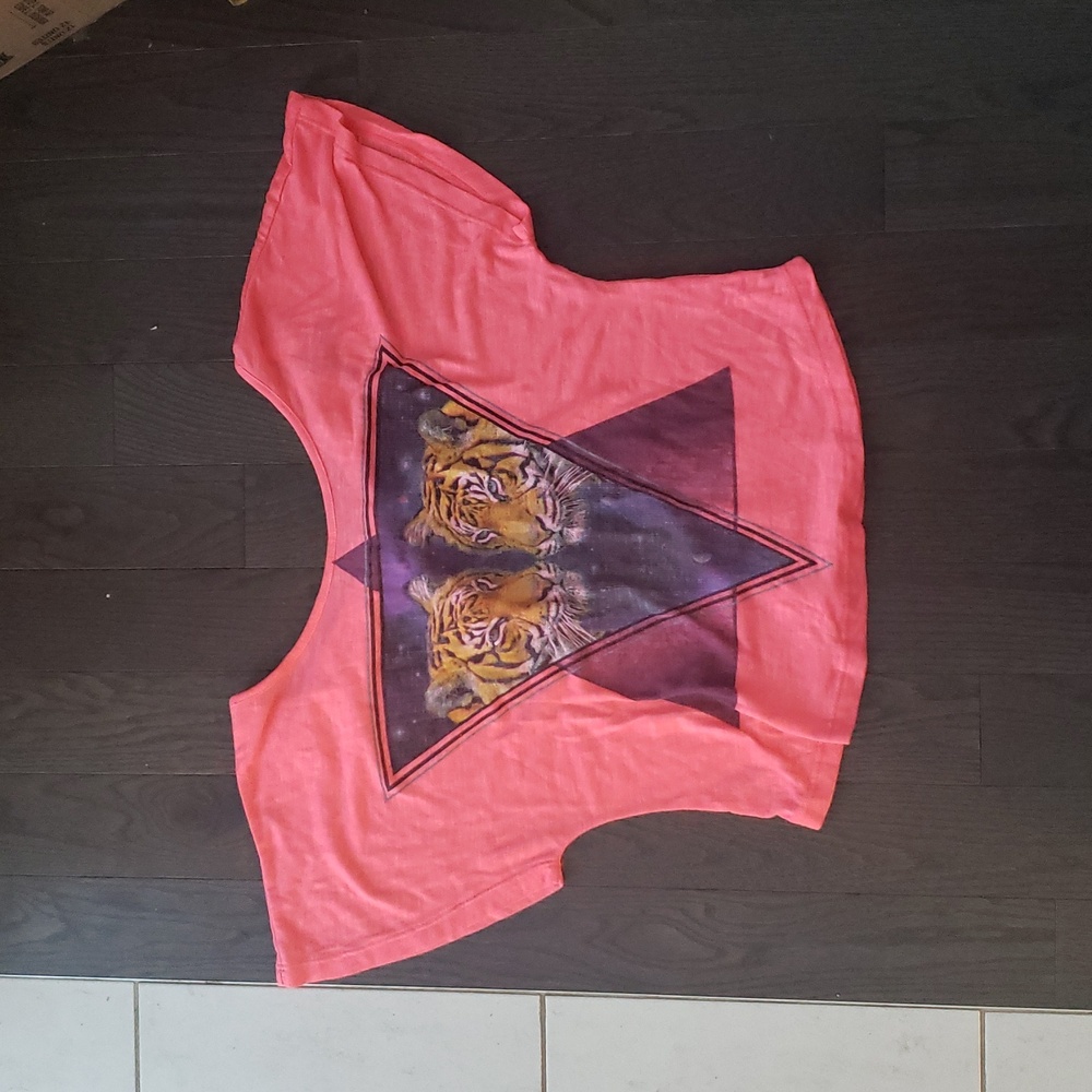 Neon pink Tiger shirt